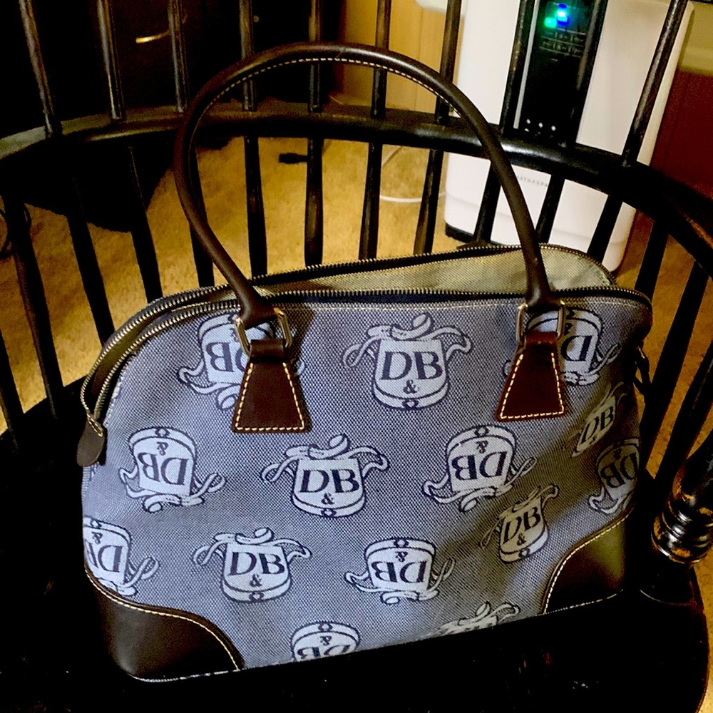 Vintage Dooney and Bourke purse.